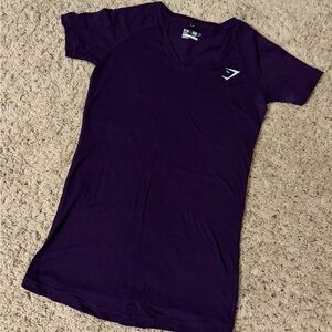 ✨Gymshark Tee✨ dark purple size XS